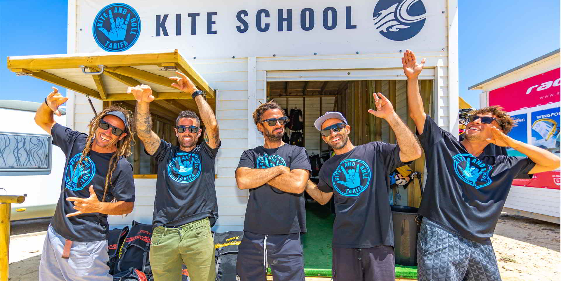 Equipo de monitores de la escuela