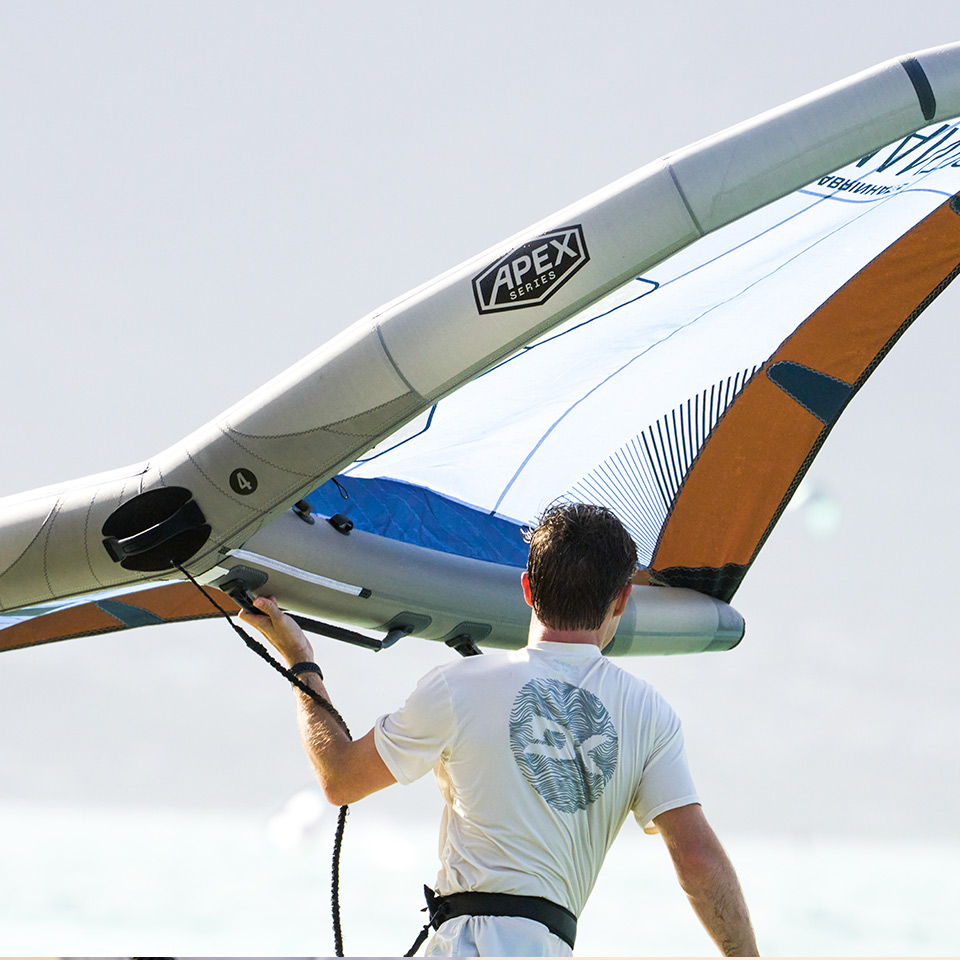 Chico practicando Wingfoil