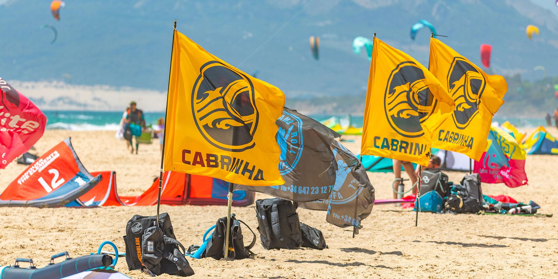 Zona de kitesurf en la playa de Tarifa
