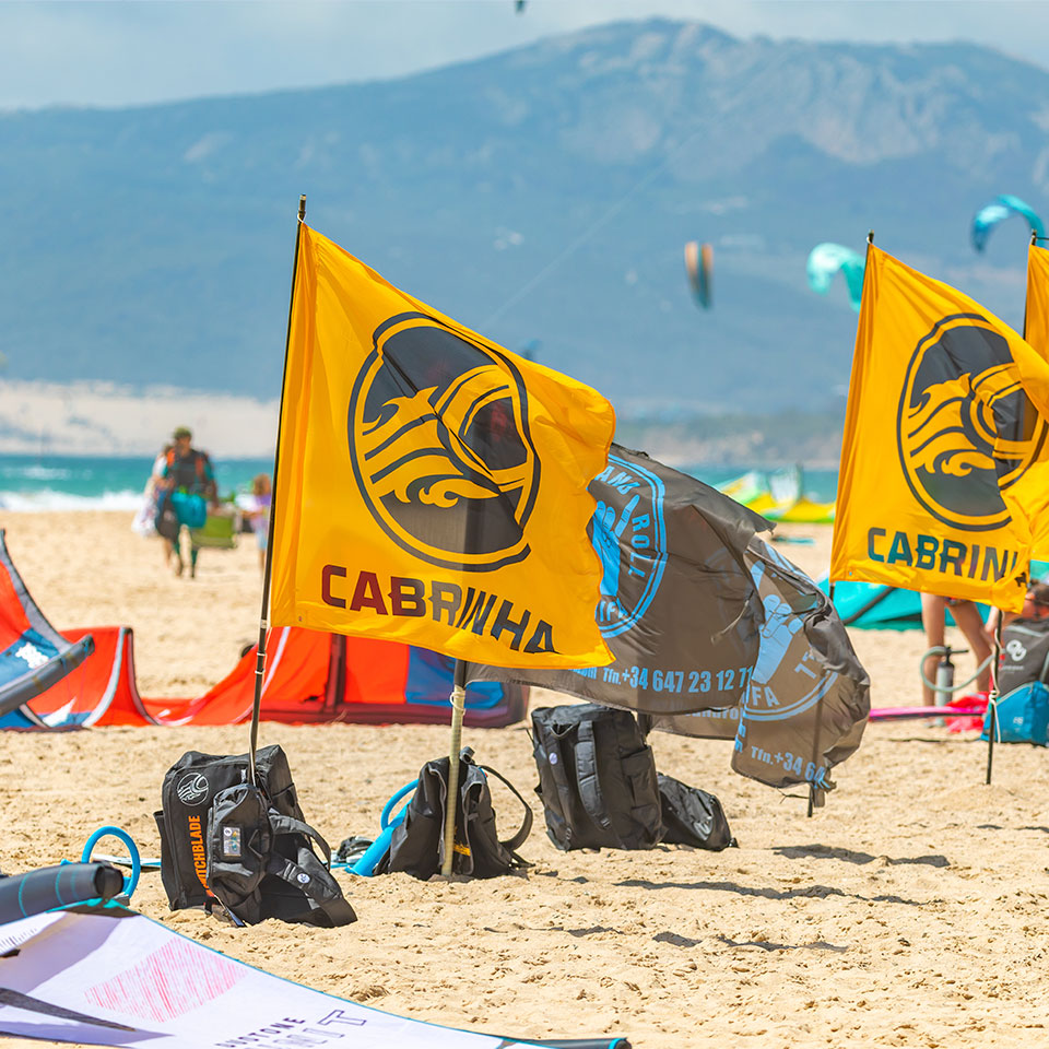 Zona de kitesurf en la playa de Tarifa